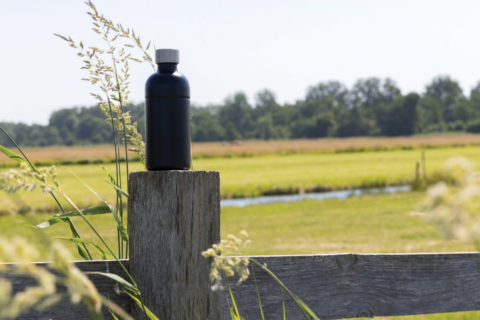 Soda RCS gecert. gerecycled rvs drinkfles zwart
