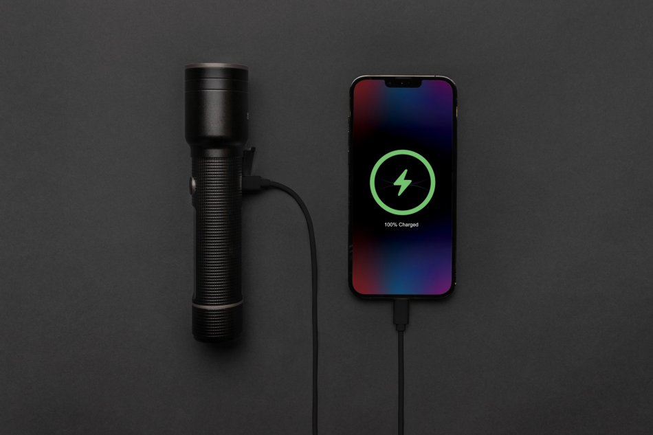 RCS gerecycled aluminium heavy duty USB-opl. zaklamp zwart